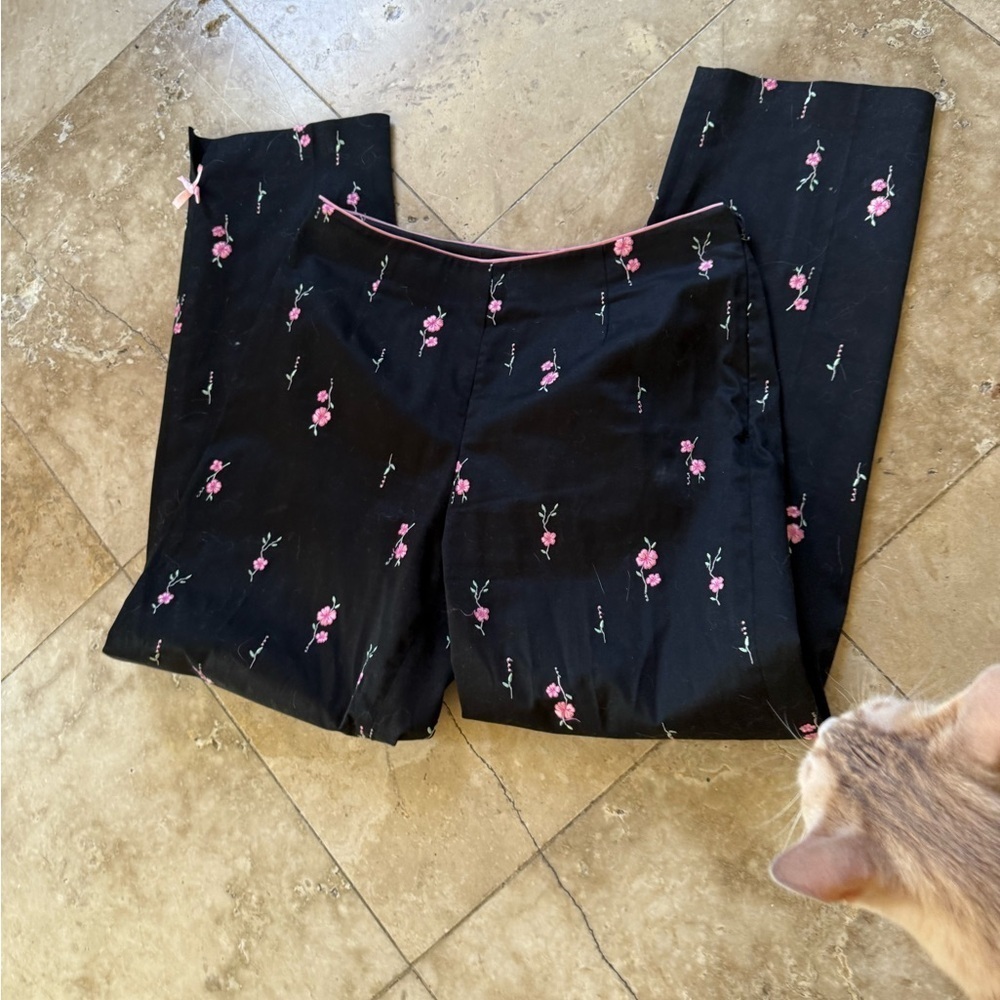 Island Republic, ladies, size 6, cotton pants, exc condition, black/ pink roses - Picture 11 of 14
